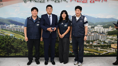 20260622~26 퇴직자 금뱃지 전달